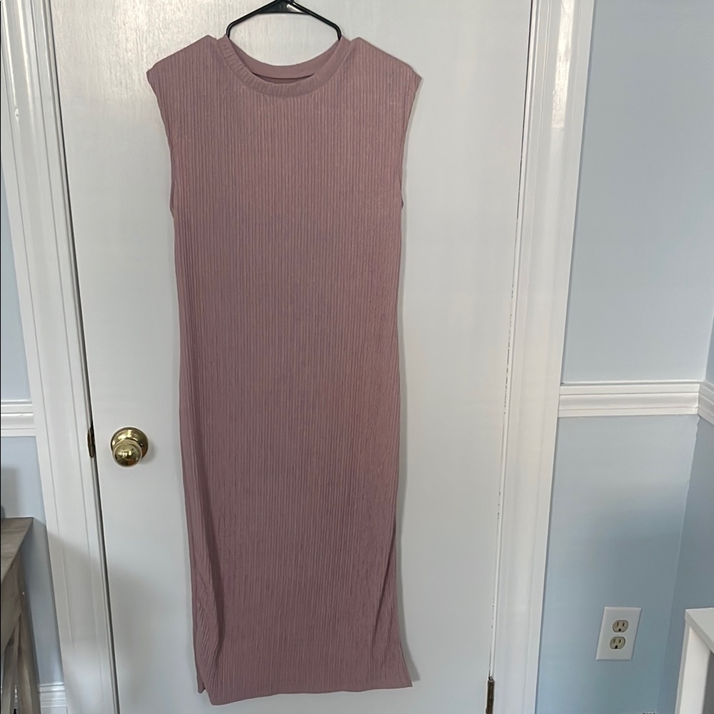 Elegant Mauve Sleeveless Dress